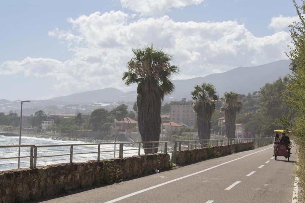 Petit Avec Classe San Remo Exterior foto