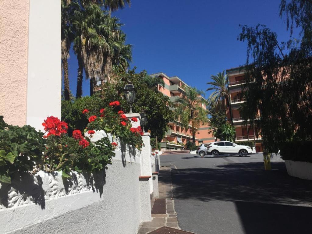 Petit Avec Classe San Remo Exterior foto