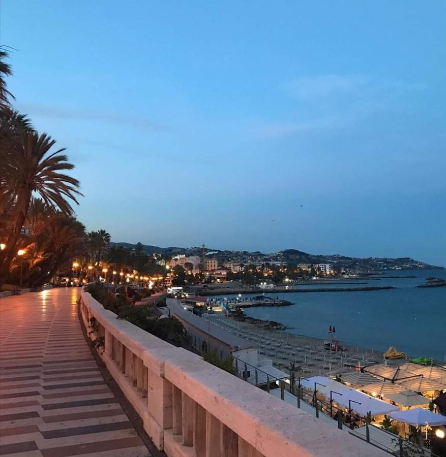 Petit Avec Classe San Remo Exterior foto