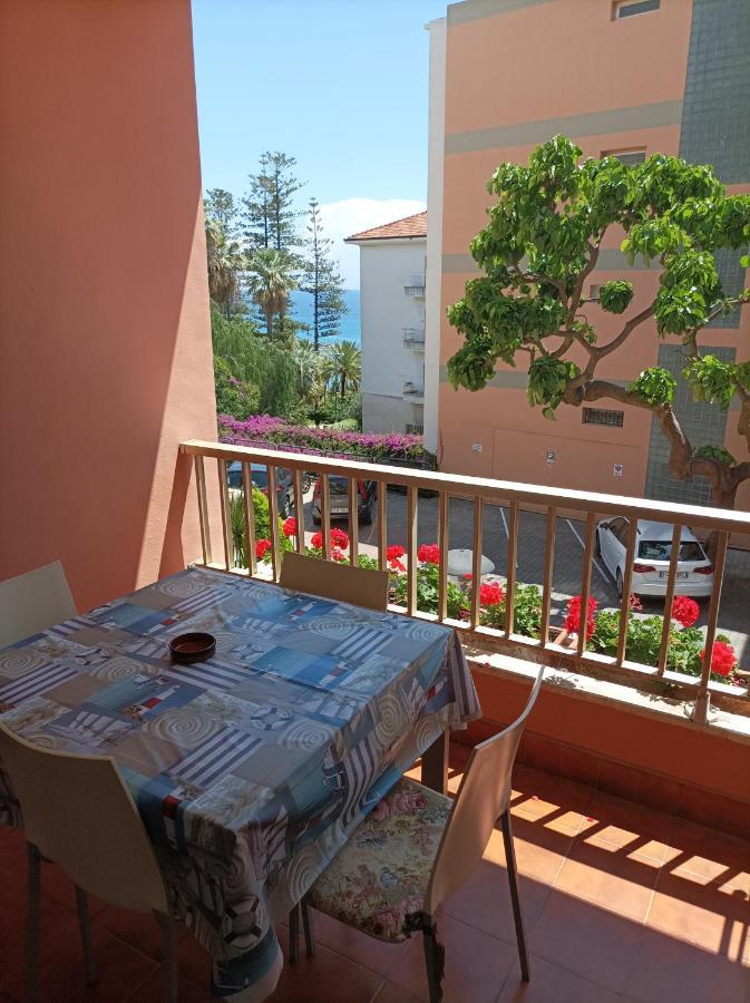Petit Avec Classe San Remo Exterior foto